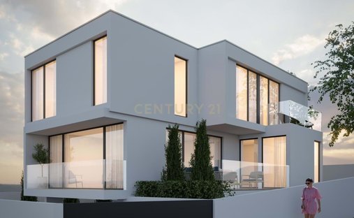 Villa in Vialonga, Lisbon, Portugal 1
