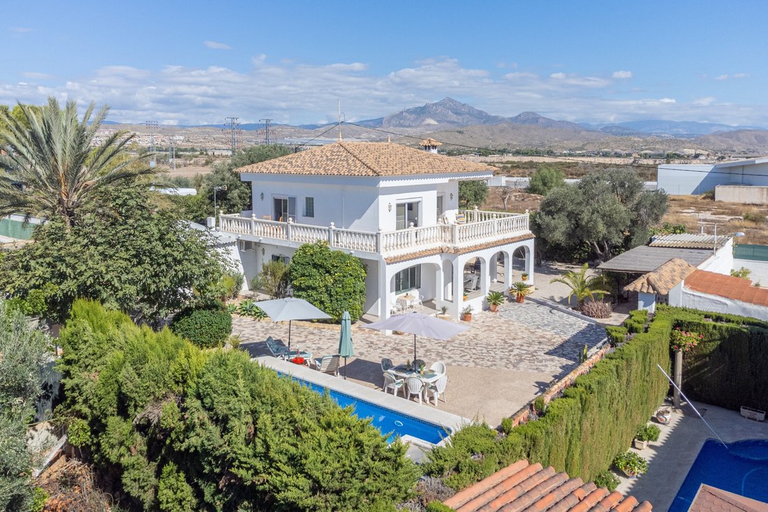 Villa in San Juan de Alicante, Valencian Community, Spain 2 - 16403268