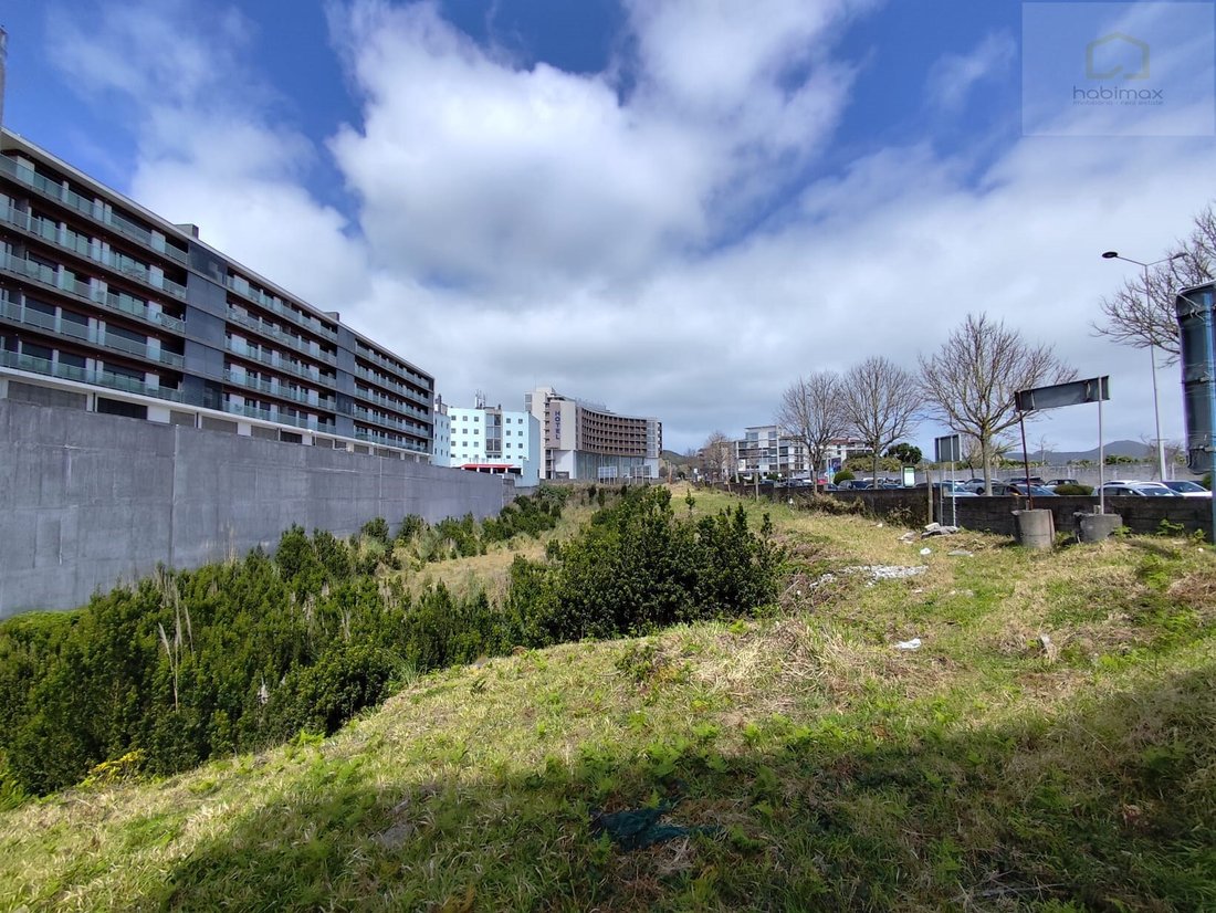 Land in Ponta Delgada (Sao Pedro), Azores, Portugal 1 - 15384839