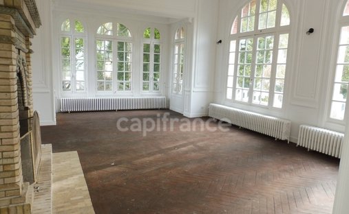 Castle for Sale in Saint-Valery-en-Caux, Normandy, France