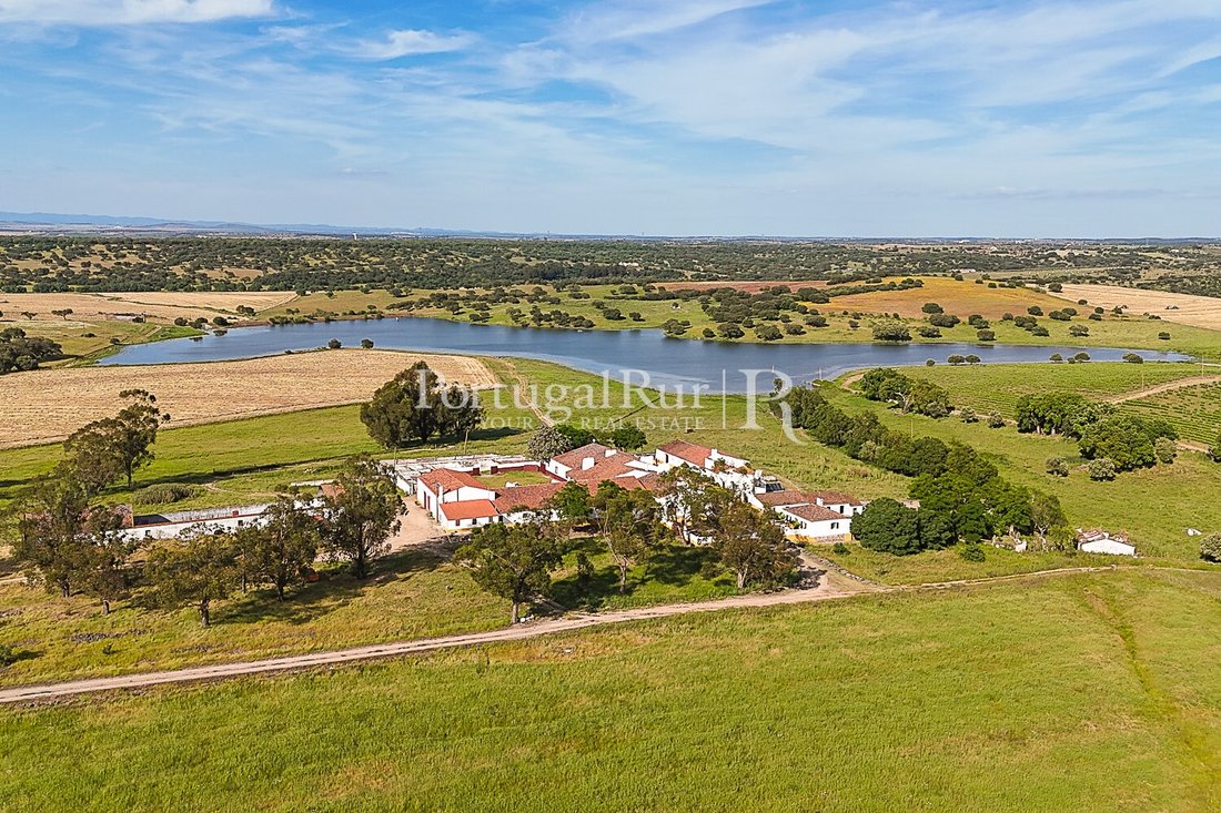 Estate in Evora (Sao Mamede, Se, Sao Pedro e Santo Antao), Évora District, Portugal 2 - 15752922