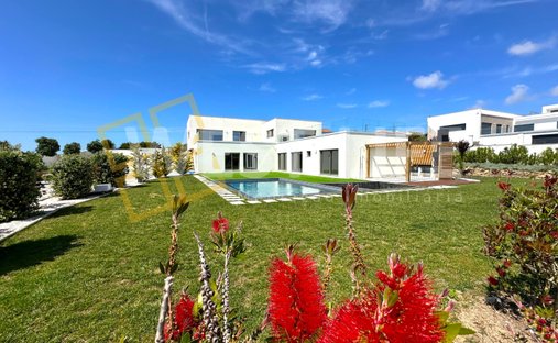 House in Atouguia da Baleia, Leiria District, Portugal 1