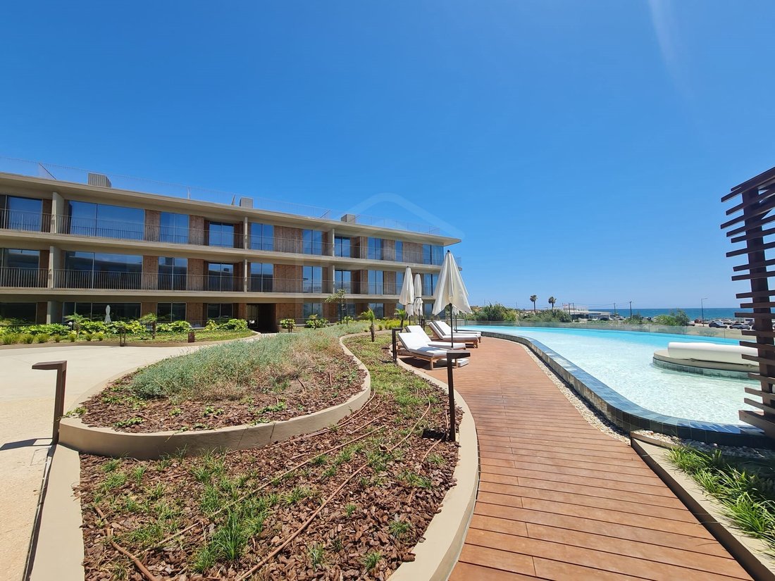 Appartamento a Quarteira, Algarve, Portogallo 1 - 16600935