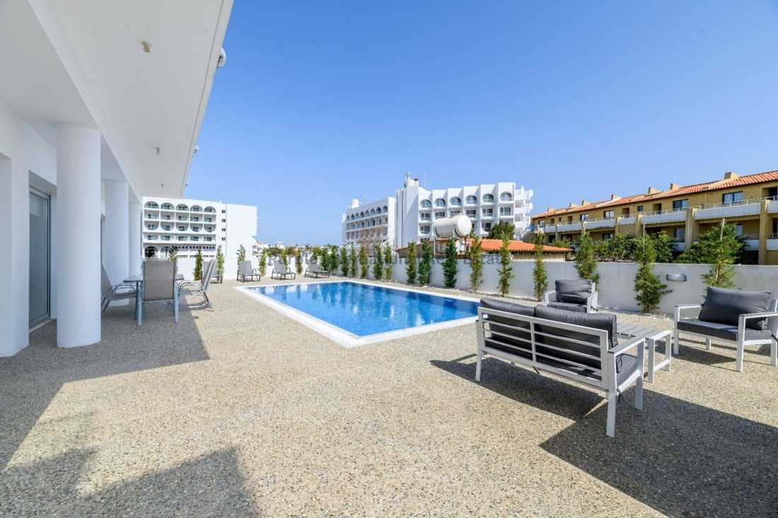 Villa a Paralimni, Distretto di Famagosta, Cipro 2 - 16712622