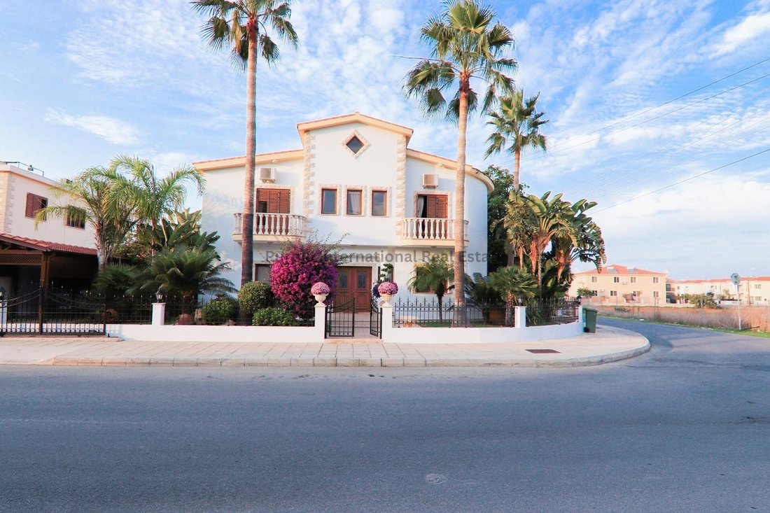 Villa in Paralimni, Famagusta, Cyprus 1 - 16712075