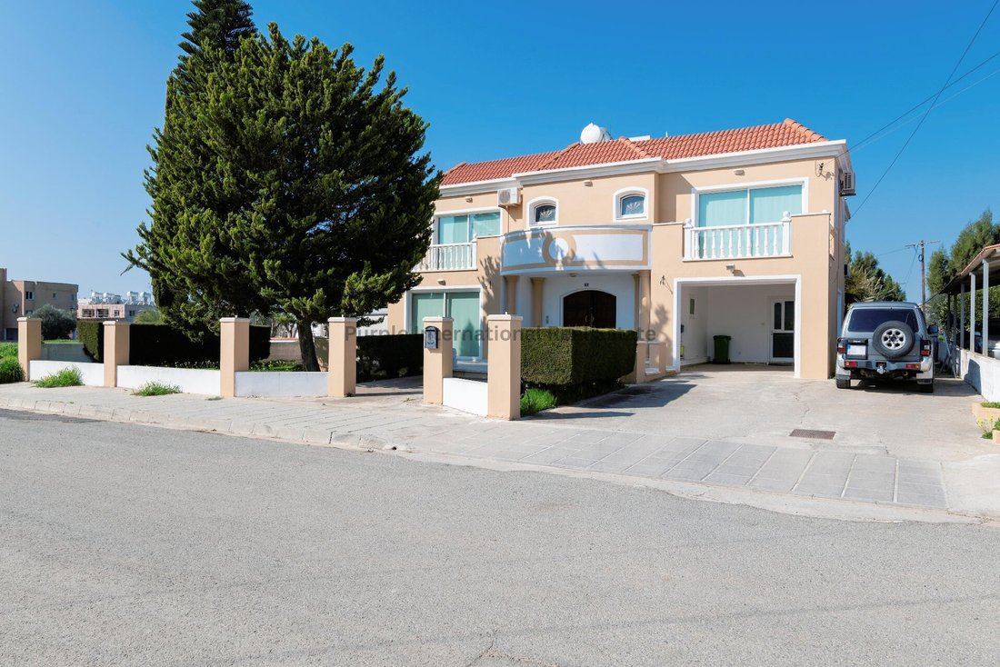 Villa in Paralimni, Famagusta, Cyprus 1 - 16712126