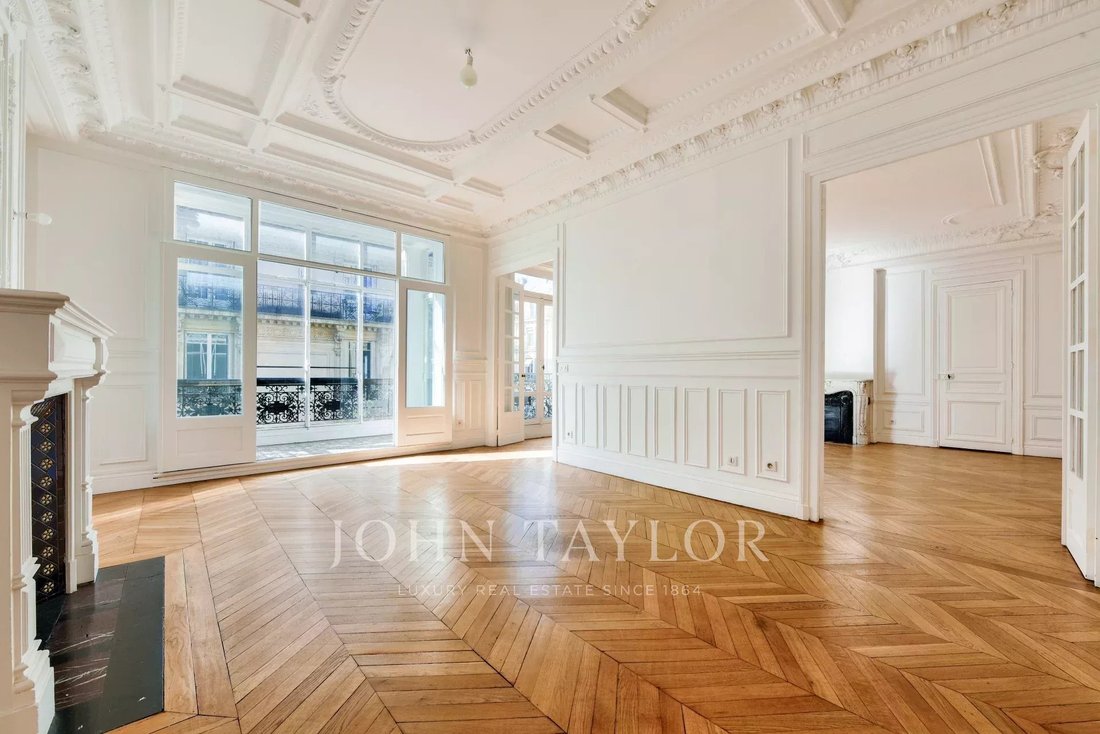 Apartment in Triangle d'Or, Paris 8e Arrondissement, Paris 3 - 16711109