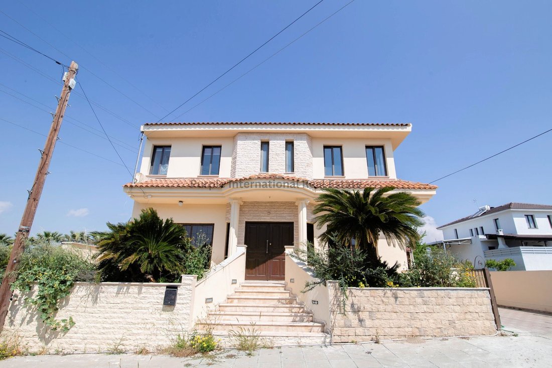 Villa in Aradippou, Larnaca, Cyprus 1 - 15236113