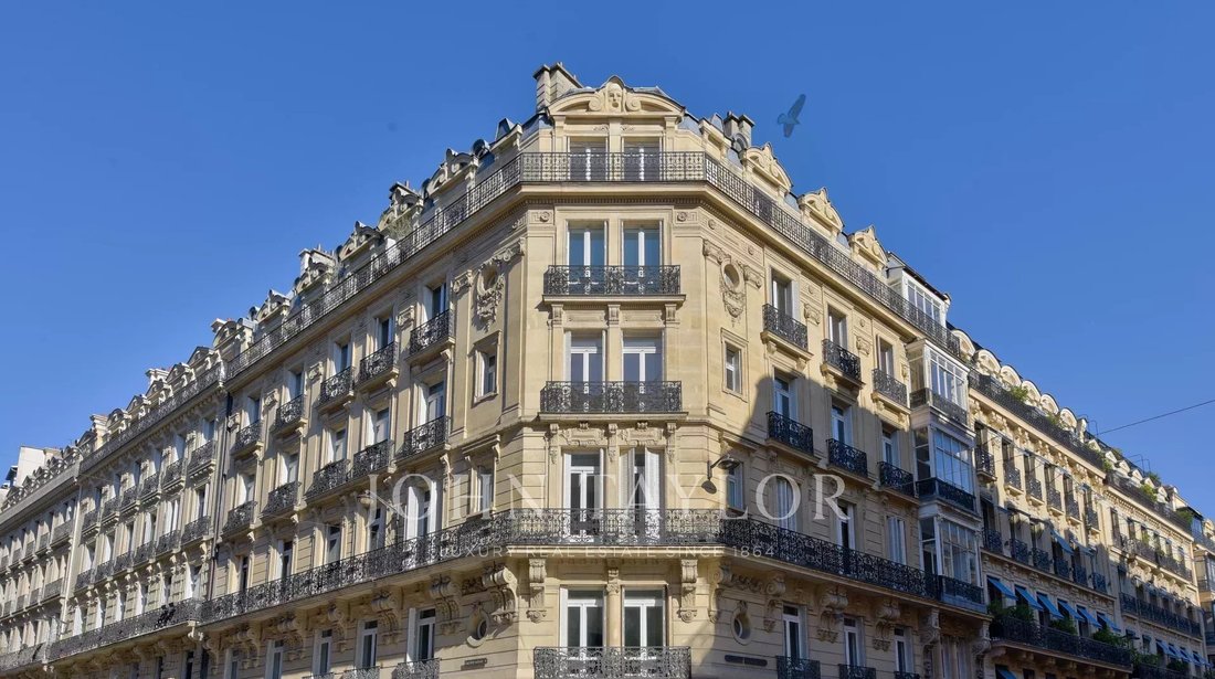 Apartment in Triangle d'Or, Paris 8e Arrondissement, Paris 1 - 16711098