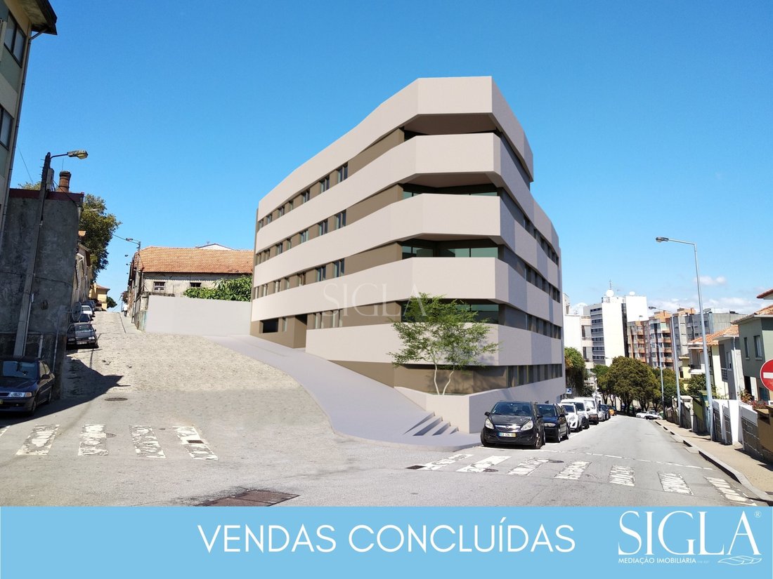 Apartment in Mafamude e Vilar do Paraiso, Porto District, Portugal 1 - 16600621