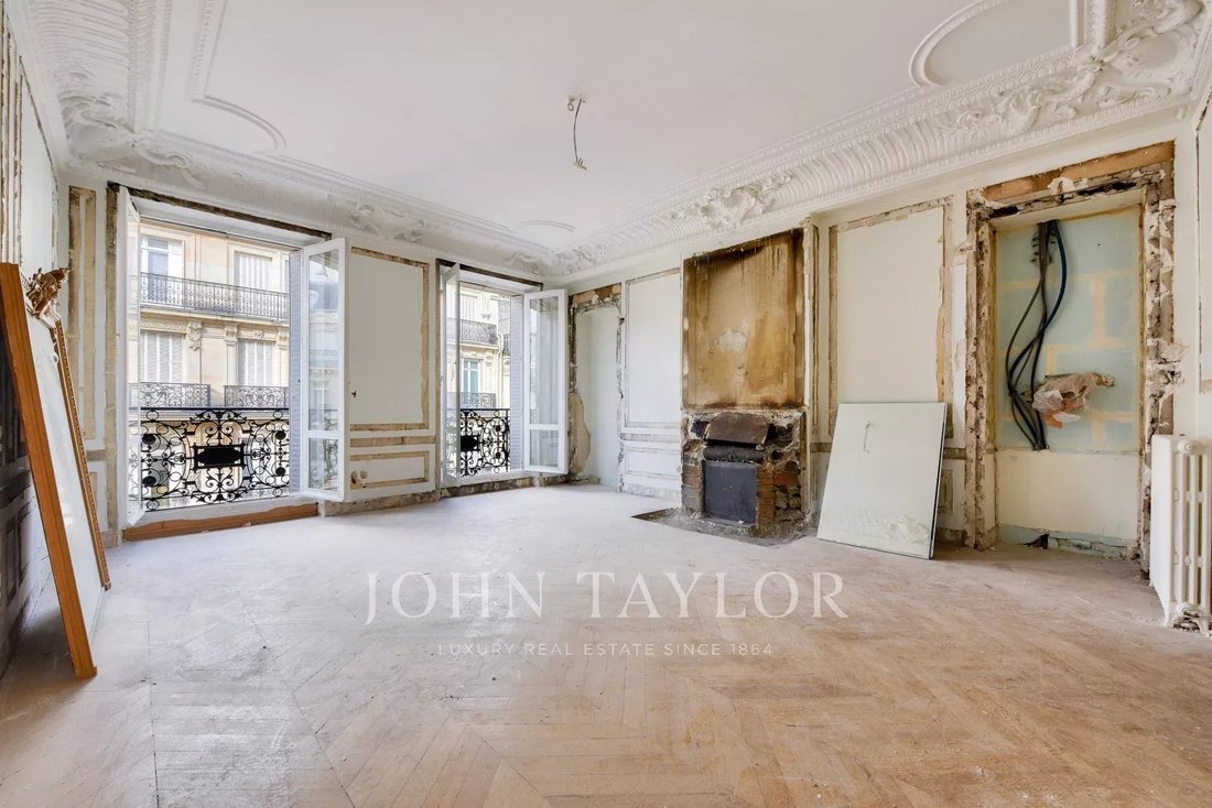 Apartment in Triangle d'Or, Paris 8e Arrondissement, Paris 3 - 16711104