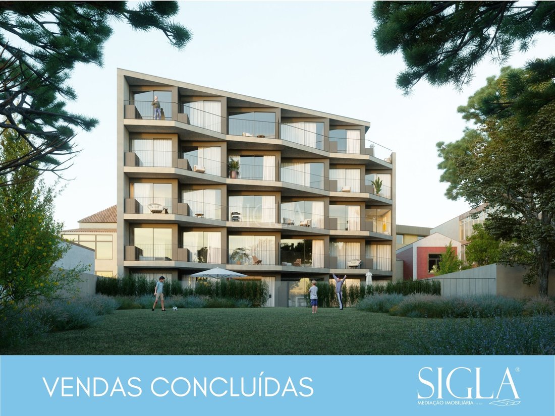 Apartment in Mafamude e Vilar do Paraiso, Porto District, Portugal 1 - 16600844