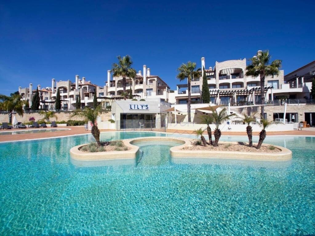 Apartment in Quarteira, Algarve, Portugal 1 - 16472653