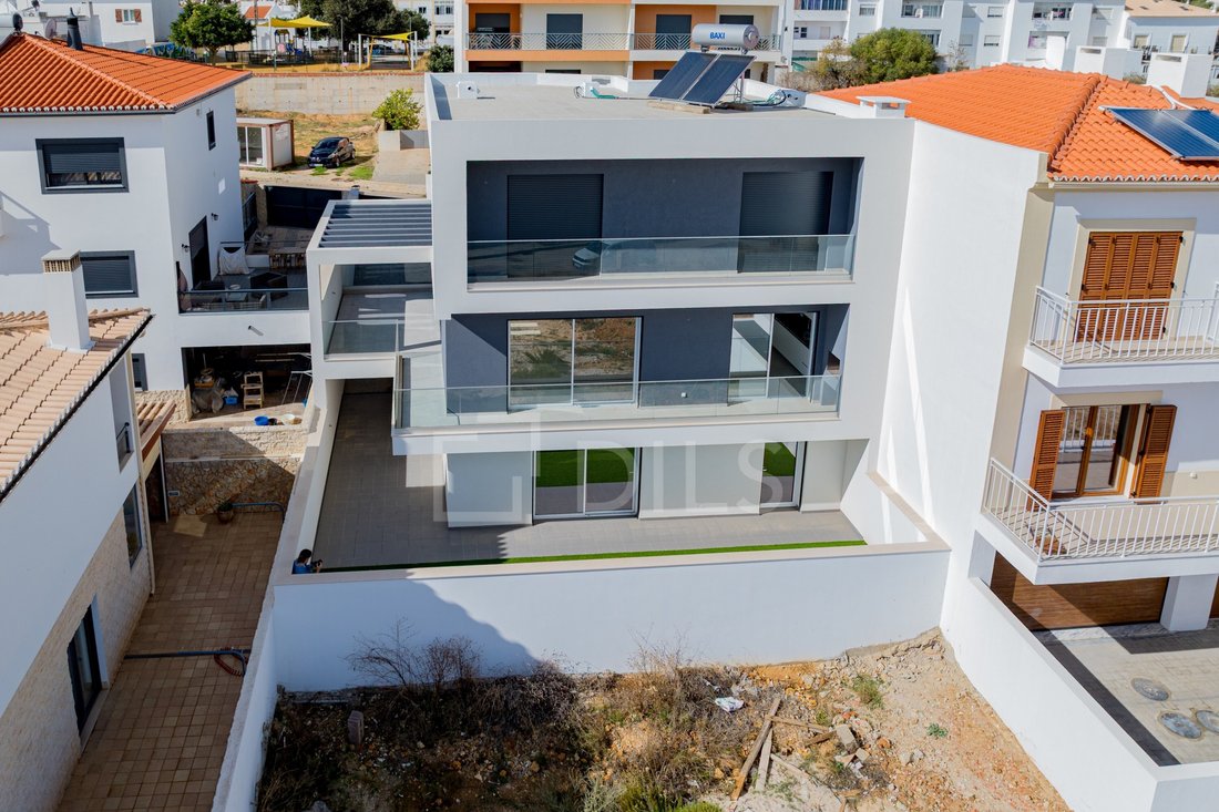 House in Mexilhoeira Grande, Algarve, Portugal 2 - 16658616