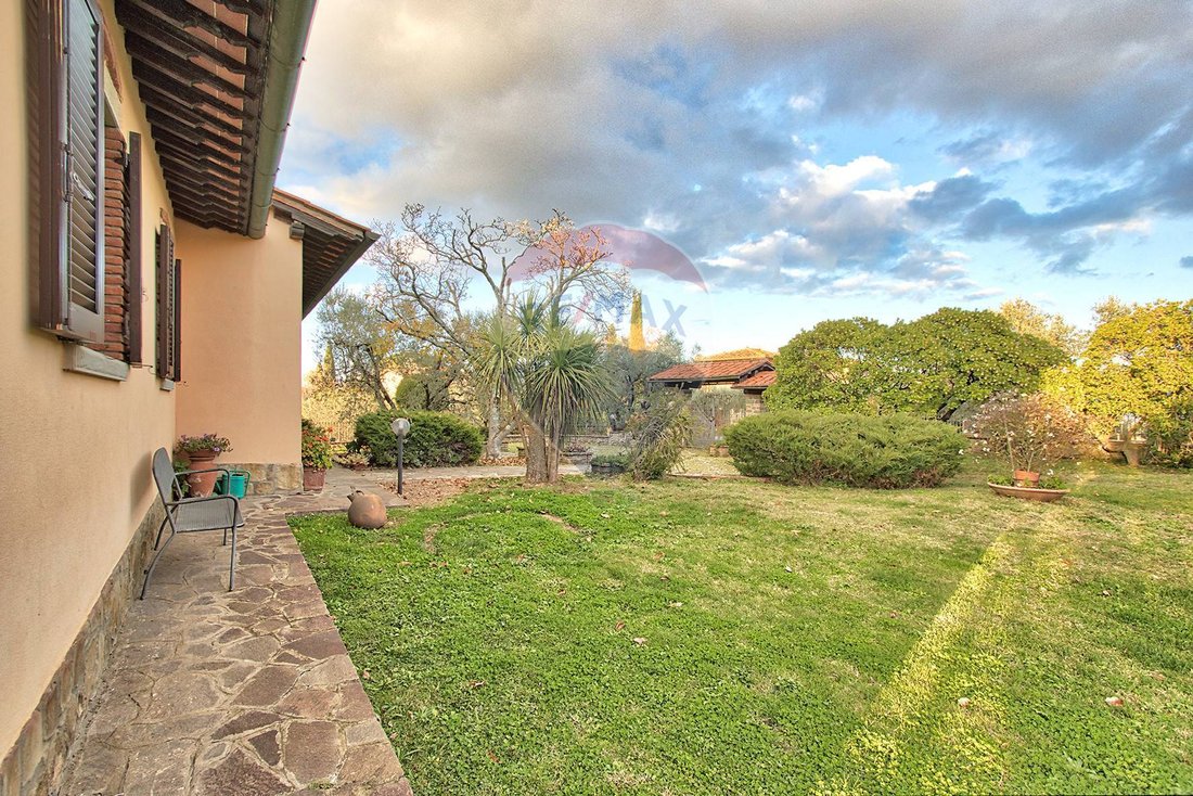 Villa in Monte San Savino, Tuscany, Italy 5 - 16713611