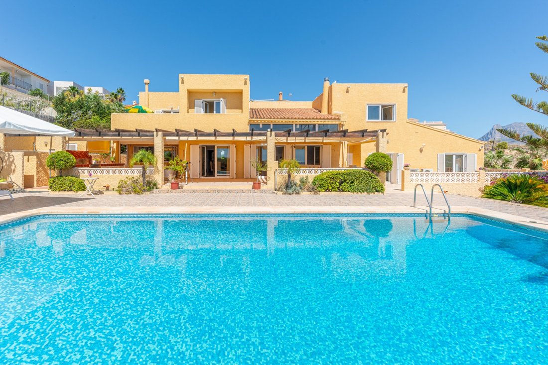 Villa in la Vila Joiosa / Villajoyosa, Valencian Community, Spain 5 - 16248038