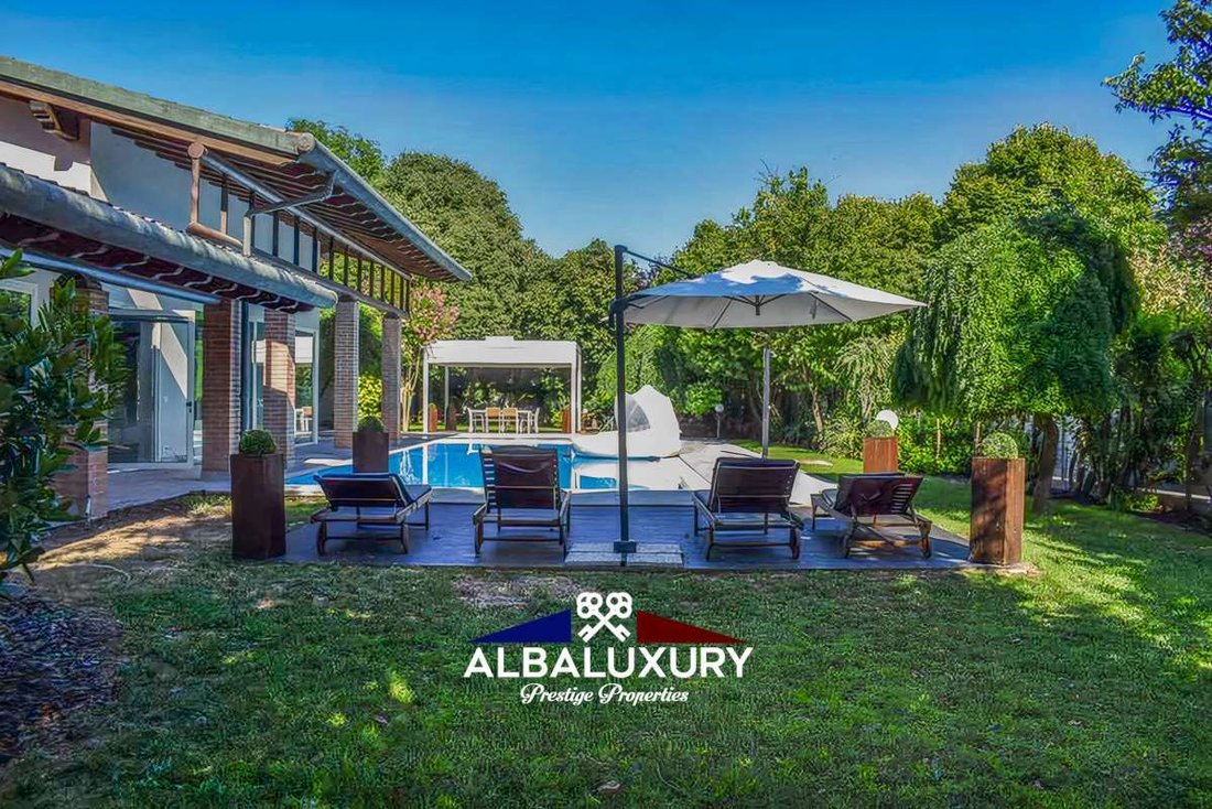 Villa in Curtatone, Lombardy, Italy 2 - 15347299