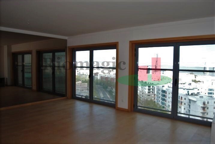 Apartment in Parque das Nacoes, Lisbon, Portugal 1 - 13590151