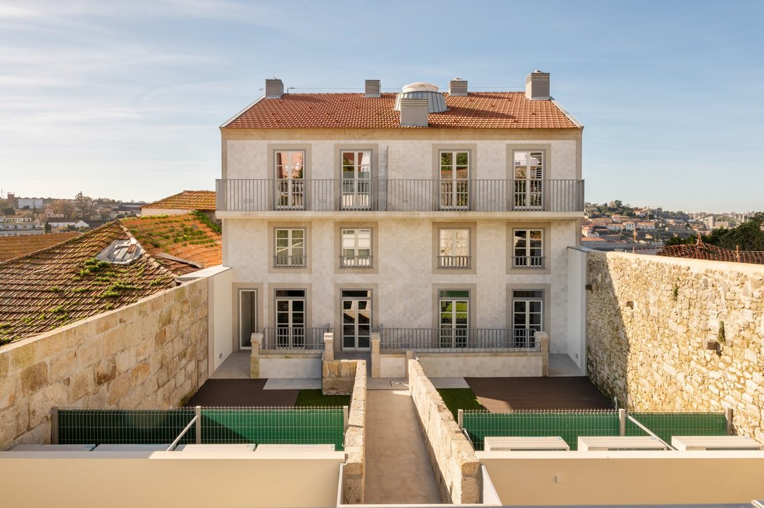 Apartment in Santa Marinha e Sao Pedro da Afurada, Porto District, Portugal 1 - 16600752