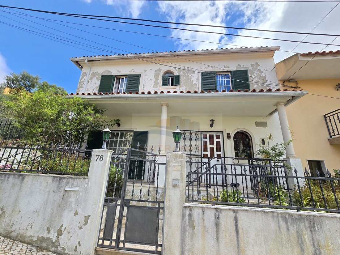 House in Pontinha e Famoes, Lisbon, Portugal 2 - 16477903