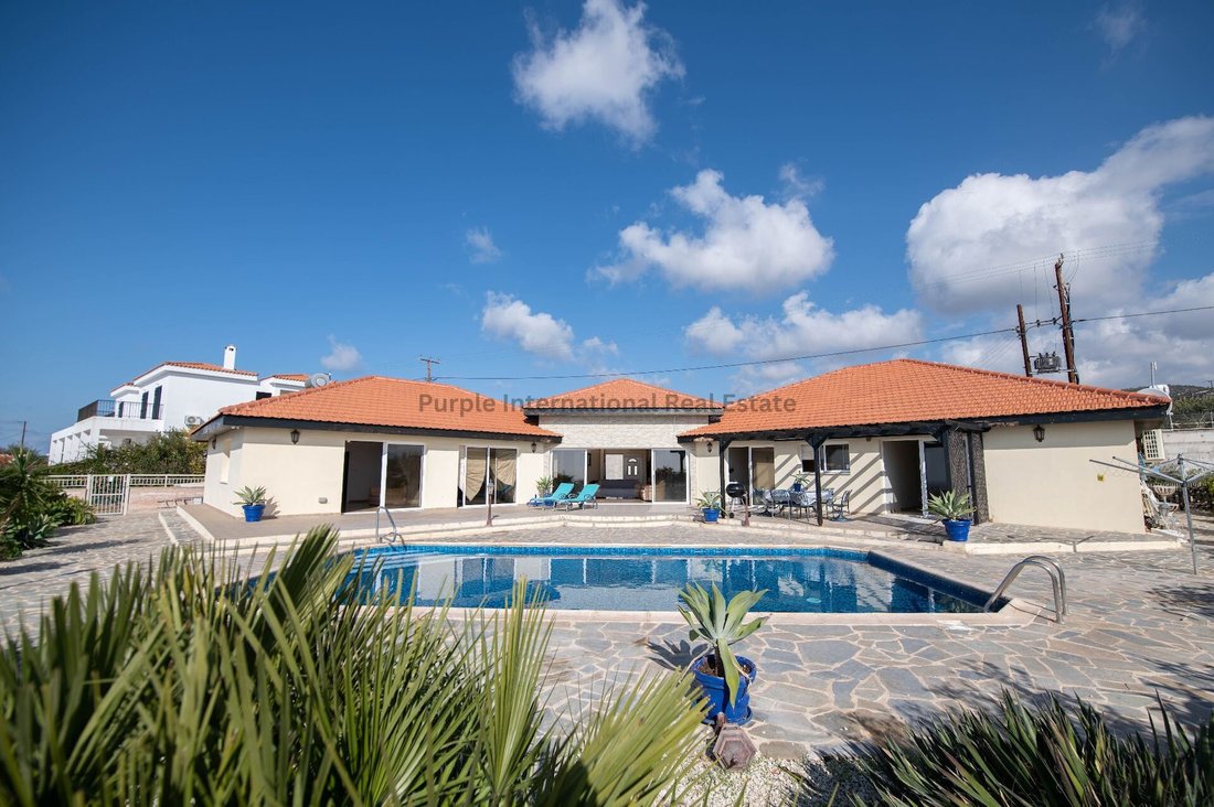 Bungalow in Peyia, Paphos, Cyprus 2 - 15236269