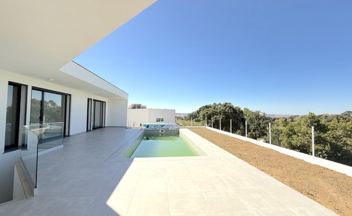 House in Nossa Senhora do Populo, Coto e Sao Gregorio, Leiria District, Portugal 1