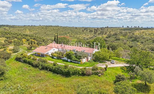 Domaine à Moura (Santo Agostinho e Sao Joao Batista) e Santo Amador, Beja, Portugal 1