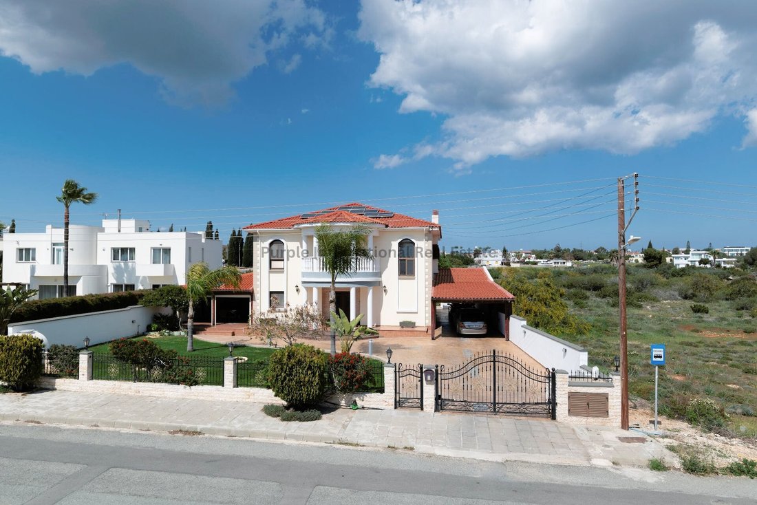 Villa in Larnaca, Larnaca, Cyprus 1 - 16712012