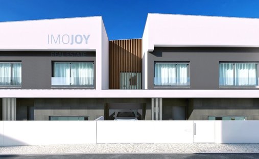 House in Loures, Lisbon, Portugal 1