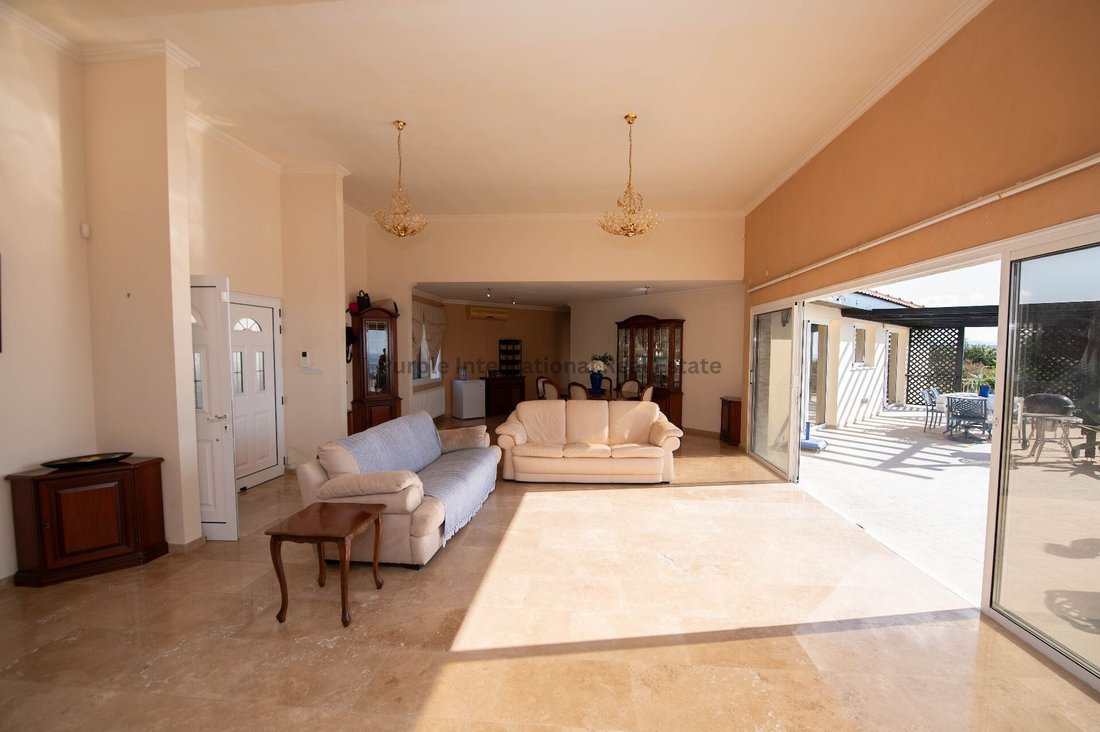 Bungalow in Peyia, Paphos, Cyprus 3 - 15236269
