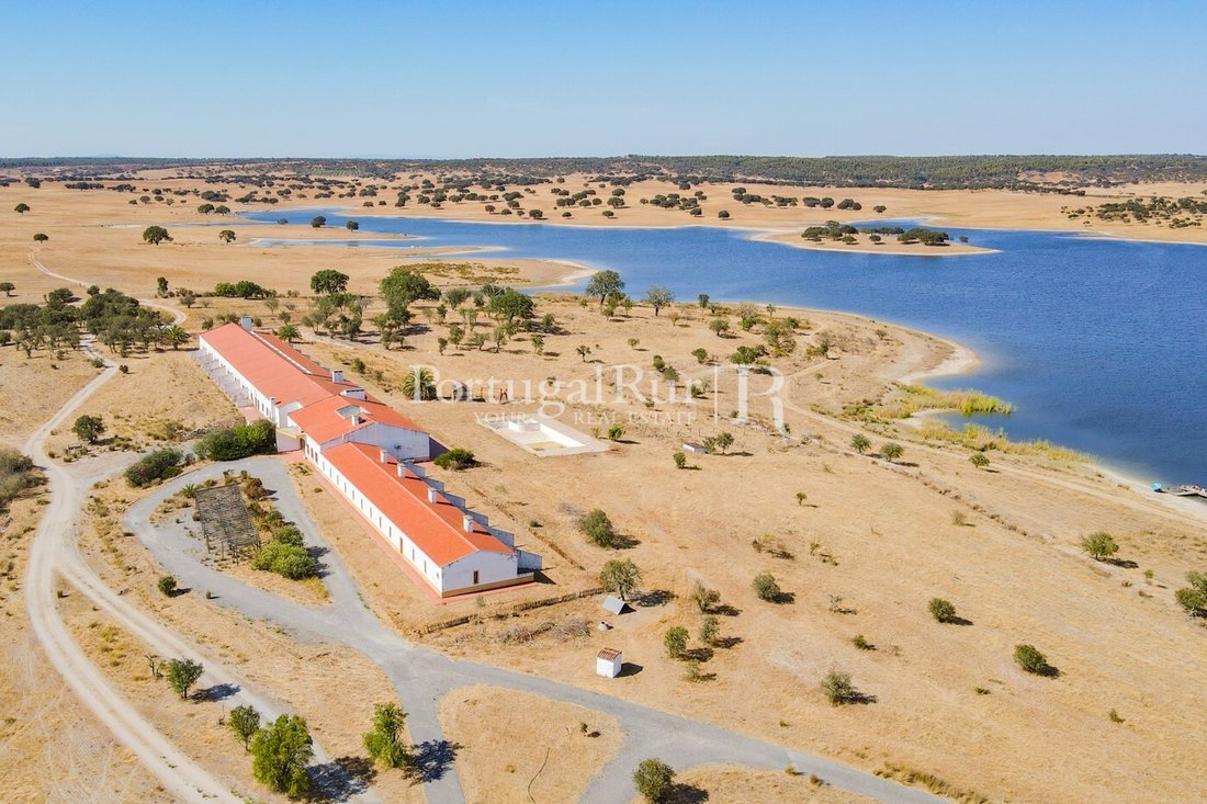 Domaine à Crato e Martires, Flor da Rosa e Vale do Peso, Portalegre, Portugal 1 - 14864322