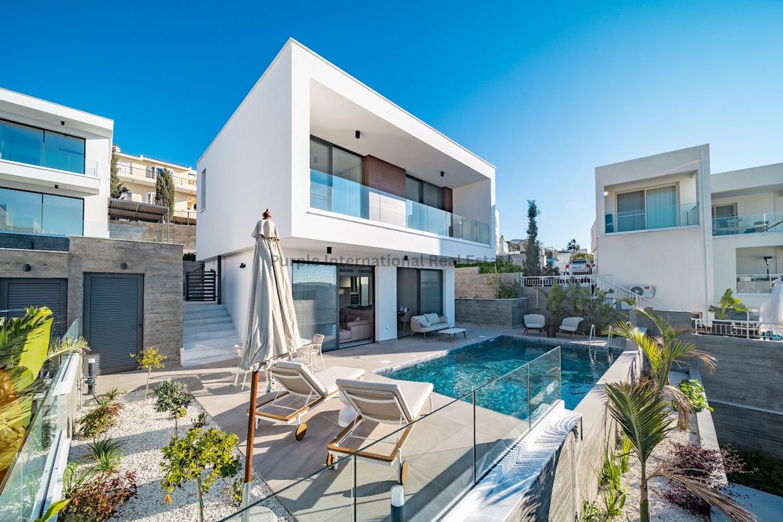 Villa in Chloraka, Paphos, Cyprus 1 - 16712507