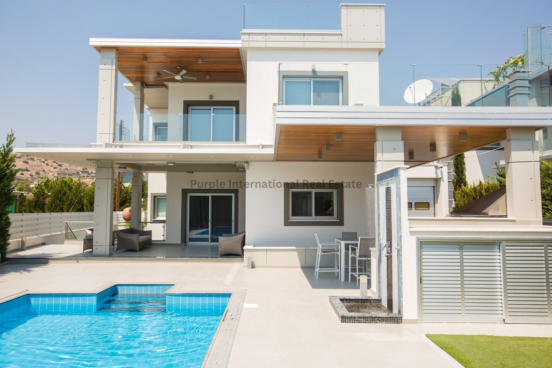 Villa in Agios Tychon, Limassol, Cyprus 1 - 16712592