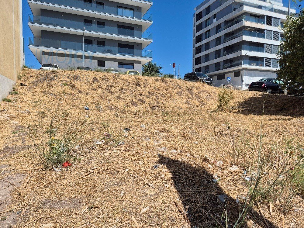 Land in Falagueira-Venda Nova, Lisbon, Portugal 2 - 16082393