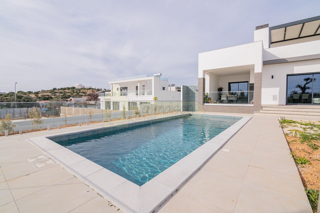 House in Faro (Se e Sao Pedro), Algarve, Portugal 1 - 13956155