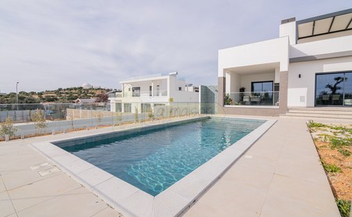 House in Faro (Se e Sao Pedro), Algarve, Portugal 1