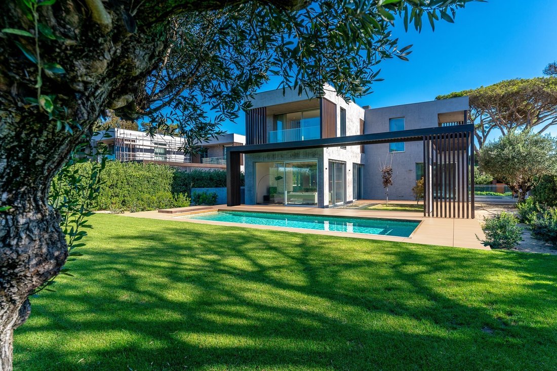 Villa in Cascais e Estoril, Lisbon, Portugal 1 - 14888413