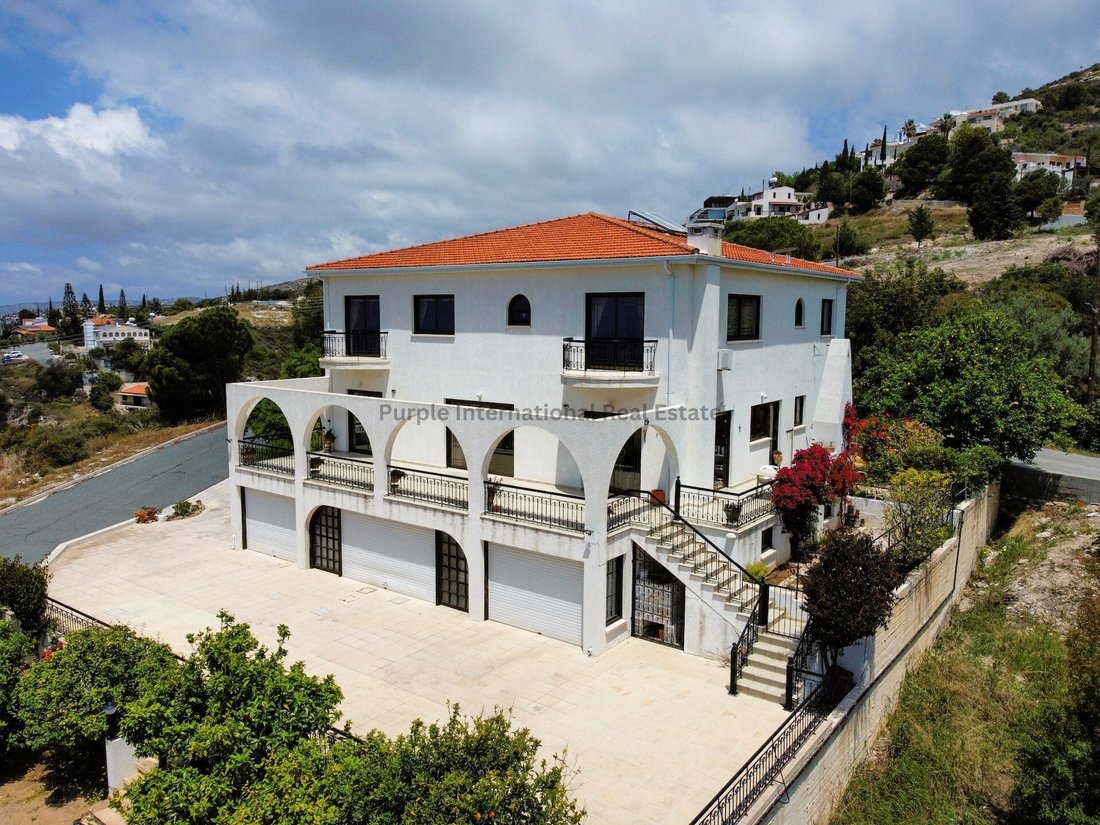 Villa in Melissovouno, Paphos, Cyprus 1 - 15235901