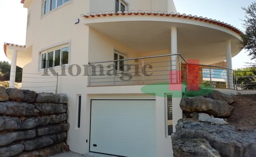 House in Belas, Lisbon, Portugal 1