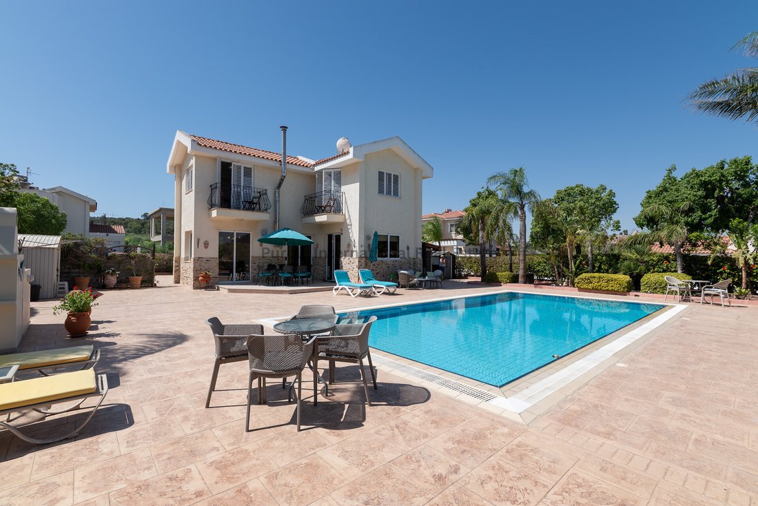Villa in Paralimni, Famagusta, Cyprus 1 - 16712904