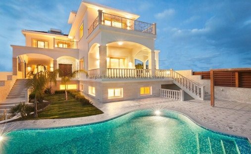 Villa in Agios Tychon, Limassol, Zypern 1