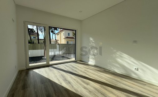House in Azeitao (Sao Lourenco e Sao Simao), Setubal, Portugal 1