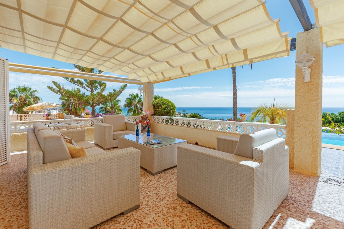 Villa in la Vila Joiosa / Villajoyosa, Valencian Community, Spain 2 - 16248038
