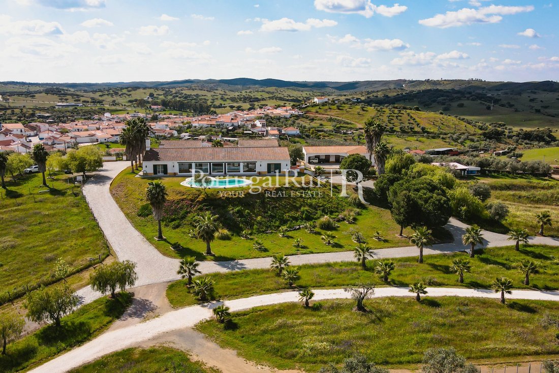 Estate in Reguengos de Monsaraz, Évora District, Portugal 3 - 14869566