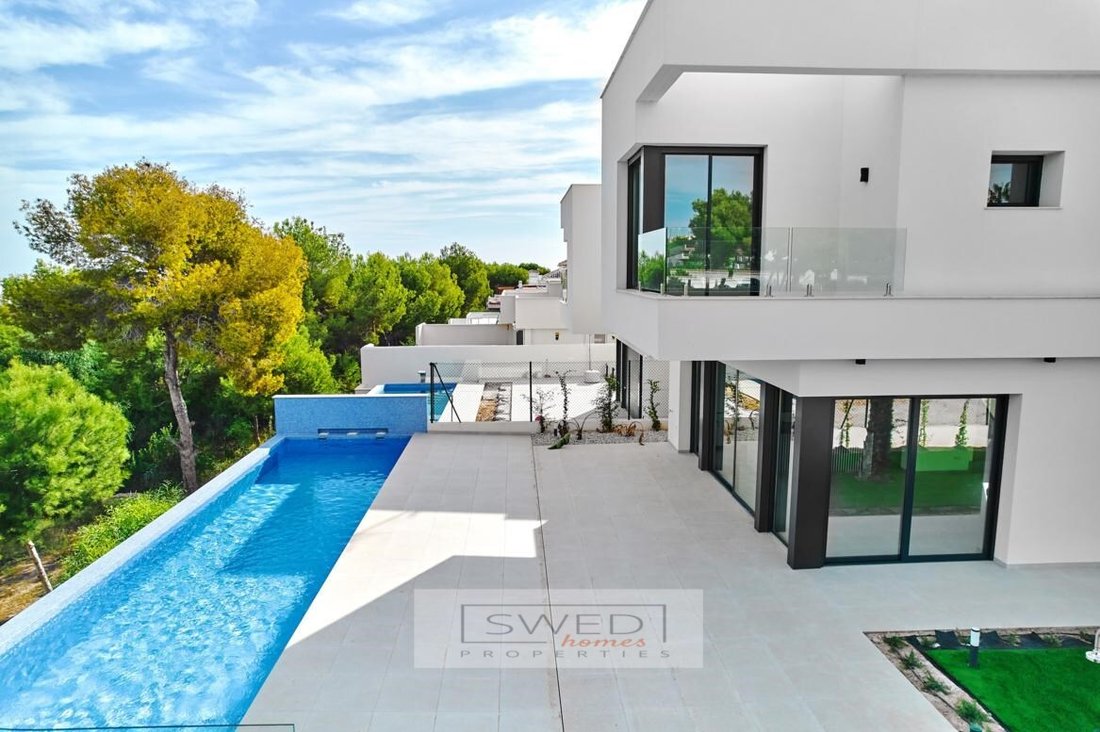 Chalet in Orihuela, Valencian Community, Spain 2 - 16598780
