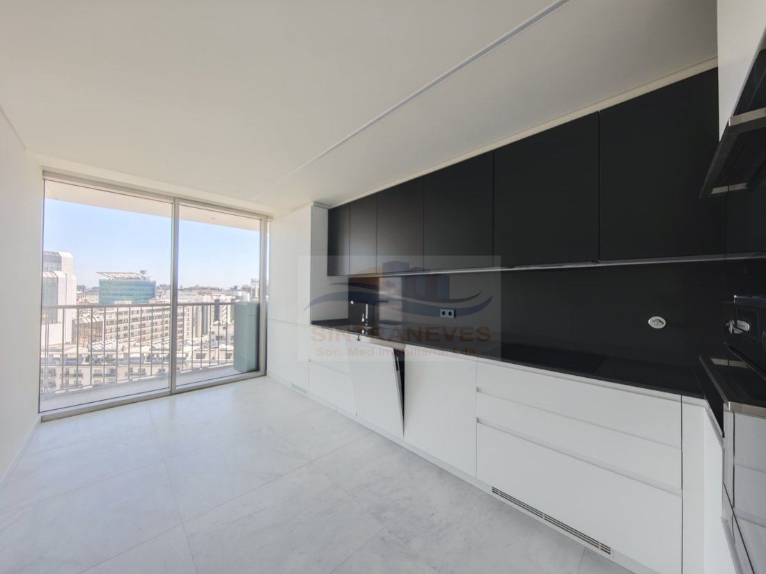 Apartment in Campolide, Lisbon, Portugal 3 - 14295582