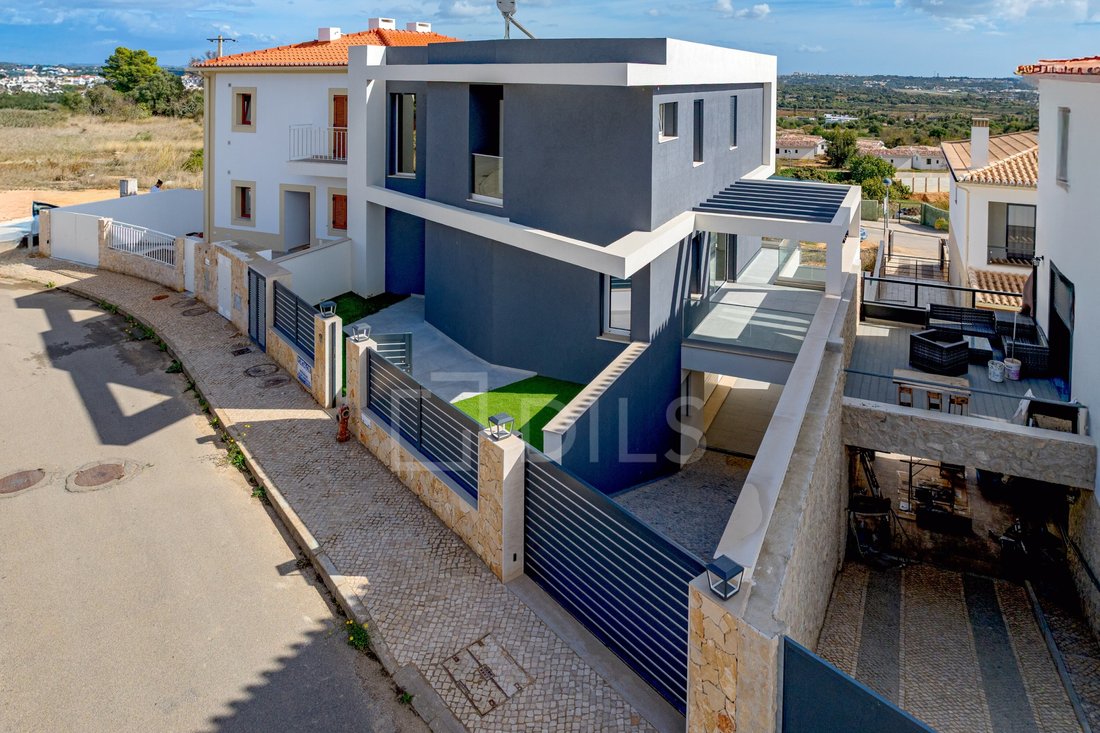 House in Mexilhoeira Grande, Algarve, Portugal 1 - 16658616