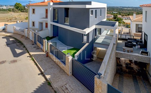 Haus in Mexilhoeira Grande, Algarve, Portugal 1