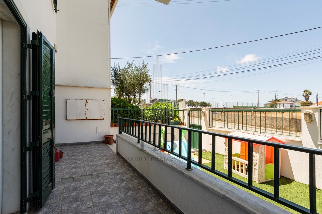House in São João das Lampas, Lisbon, Portugal 2 - 12945067