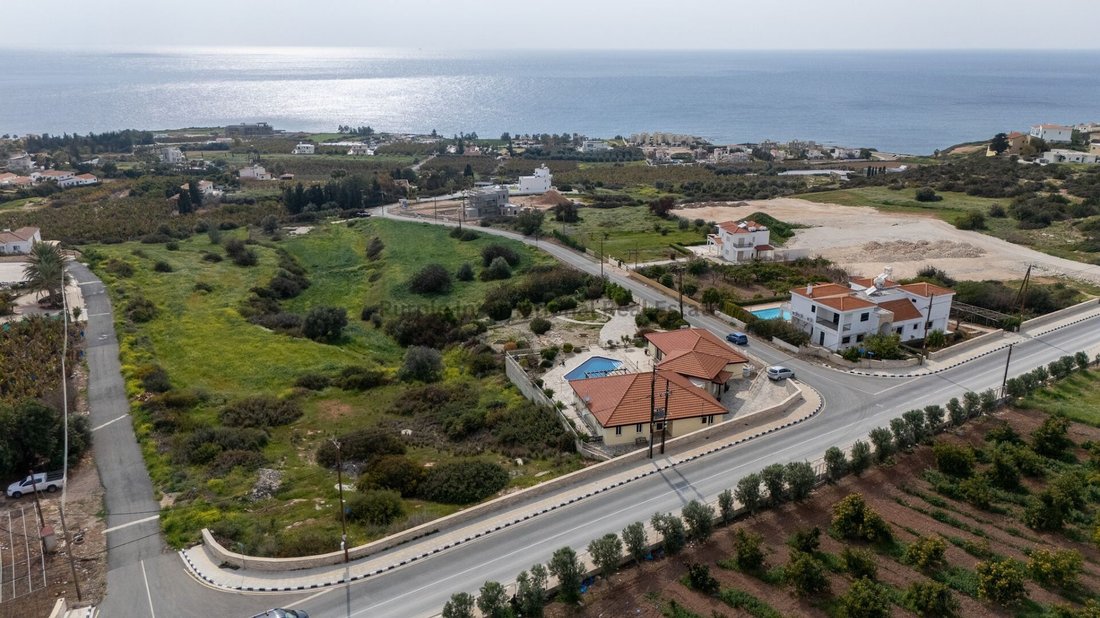 Bungalow in Peyia, Paphos, Cyprus 1 - 15236269